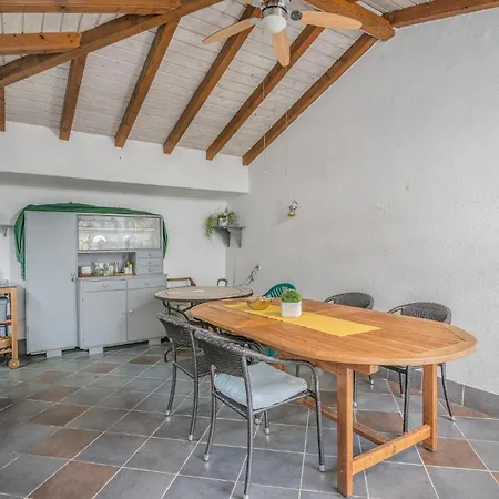 Amazing In With House Sea View Apartment *
