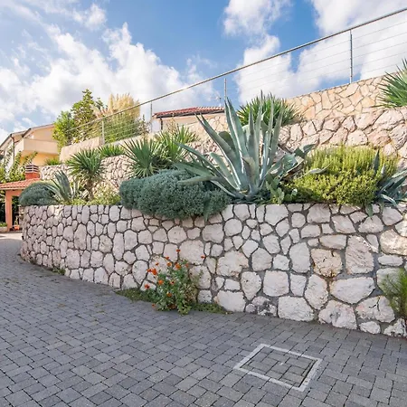 Apartment Amazing In With House Sea View Cizici