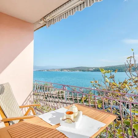 Gorgeous In With House Sea View Apartment