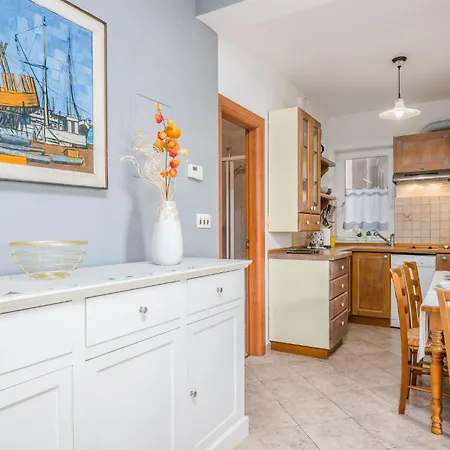 Gorgeous In With House Sea View Apartment